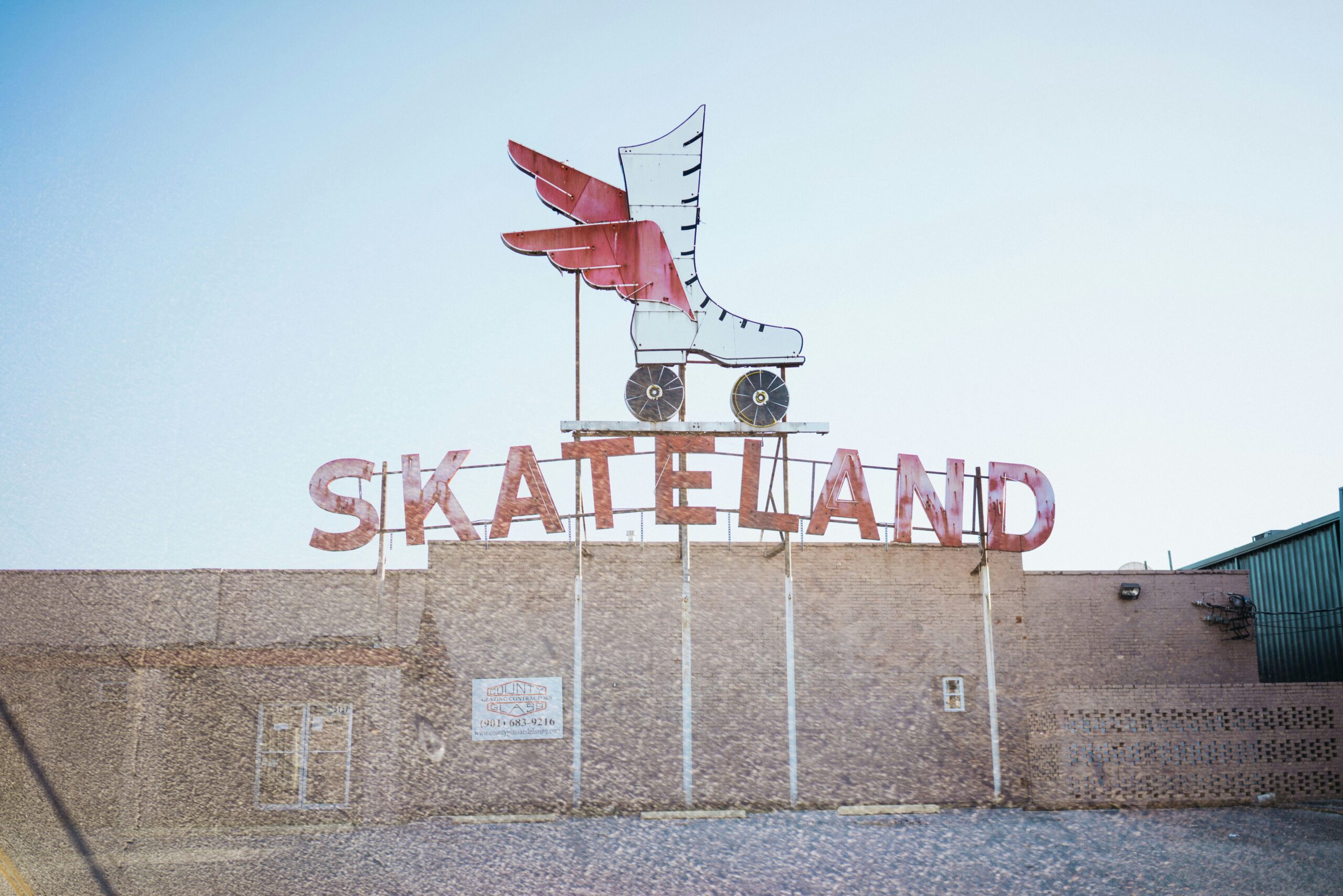 5 Eco-Friendly Travel Choices That Help the Planet With Roller Skates as a Fun Option: